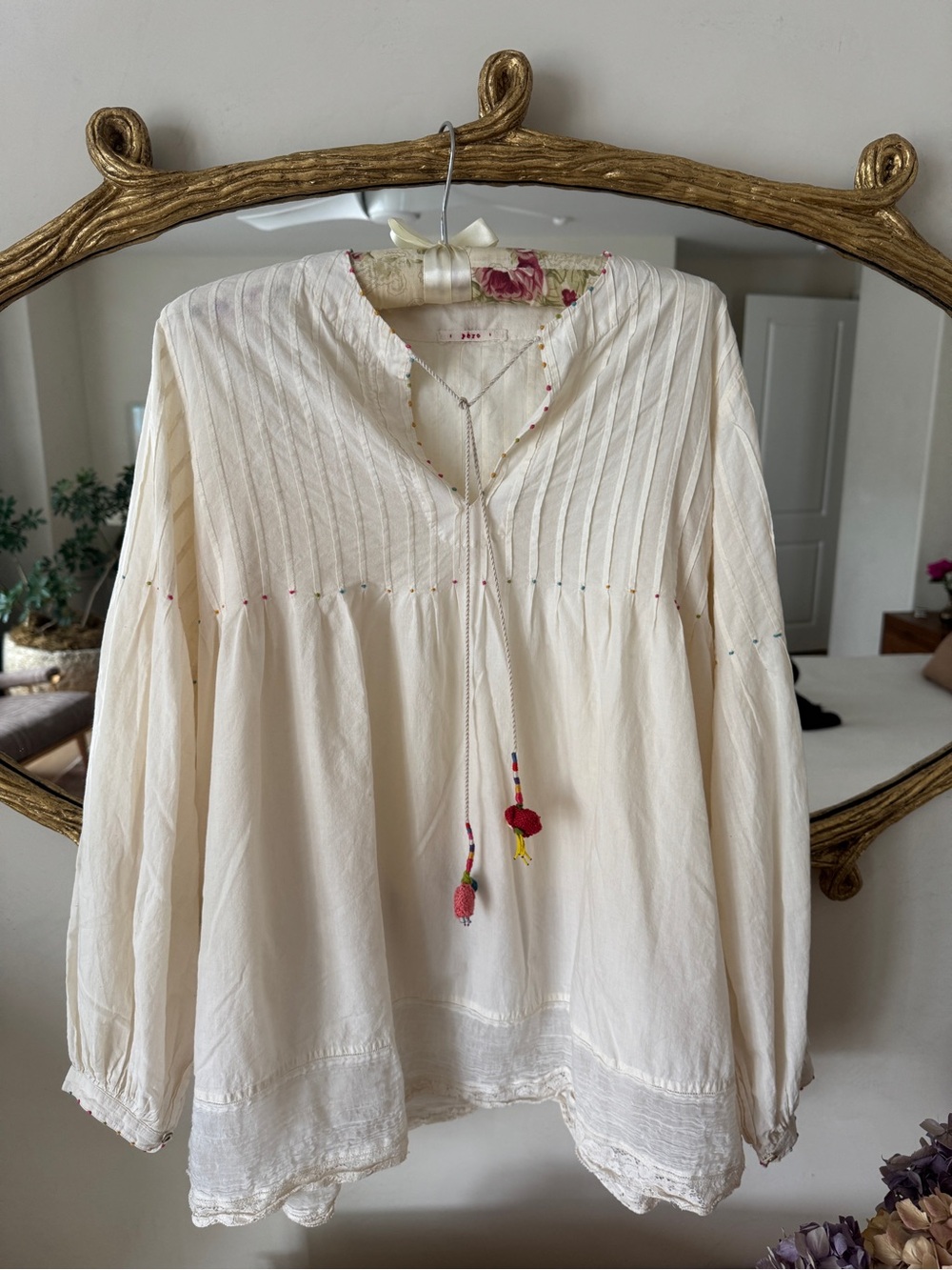 Péro Handmade - 100% Cotton– Cream Top With Colorful Details